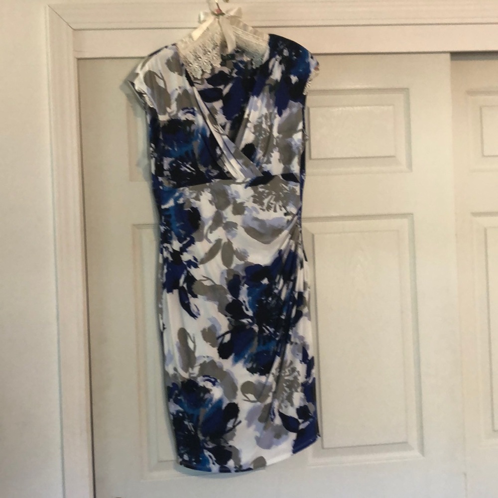 LAUREN Flattering Sheath Dress - BEAUTIFUL!